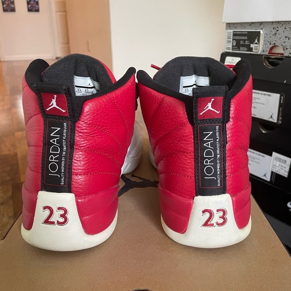 Jordan 12 - Picture 4 of 7